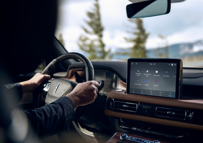 The center touch screen in a 2024 Lincoln Aviator® SUV is shown | Brinson Lincoln of Corsicana in Corsicana TX