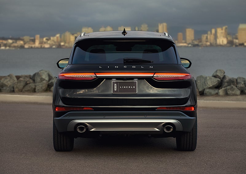 The rear lighting of the 2024 Lincoln Corsair® SUV spans the entire width of the vehicle. | Brinson Lincoln of Corsicana in Corsicana TX